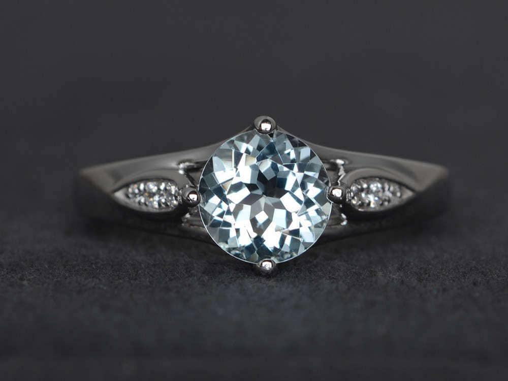 Runde Aquamarin-Verlobungsringe Mit Blauem Edelstein Sterlingsilberring März Geburtssteinring von XiaoCuiJewelry
