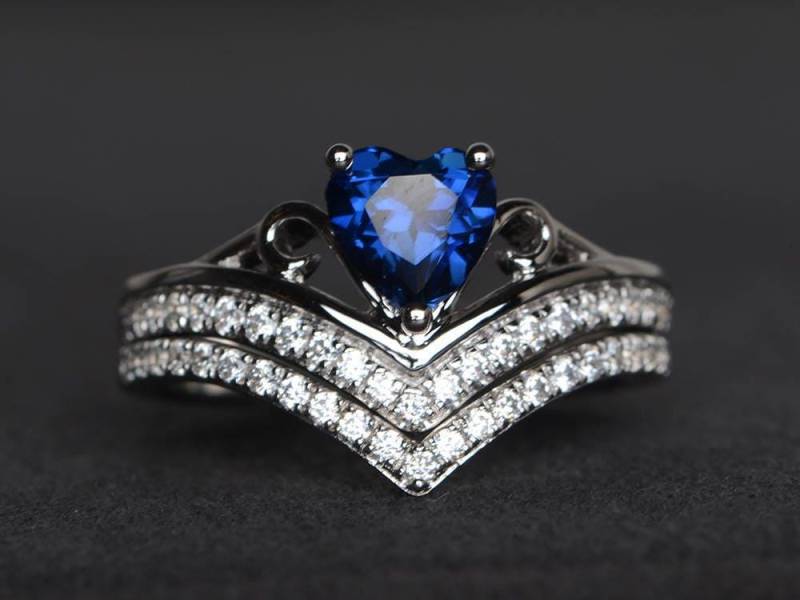 Saphir Ring Blauer September Geburtsstein Ovale Edelsteine Edelstein Sterling Silber Brautschmuck Sets von XiaoCuiJewelry