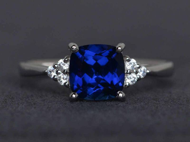 Saphir Ring Silber Blauer Saphirring Verlobungsring Edelstein Mit Kissenschliff September Geburtsstein von XiaoCuiJewelry