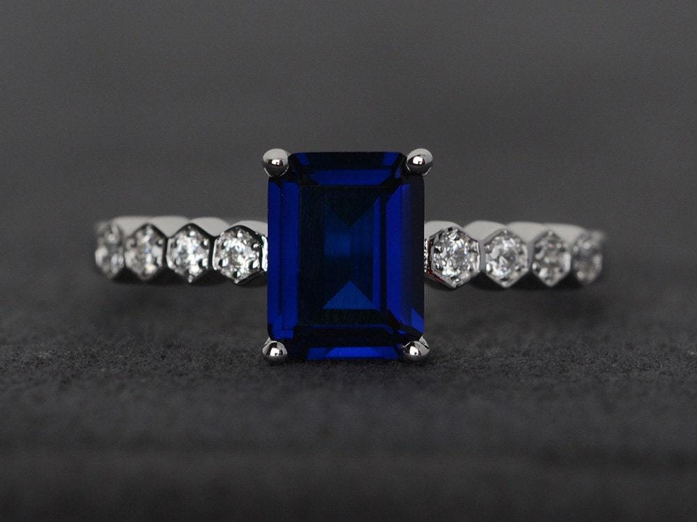 Saphirring Blauer Edelsteinring Silber Smaragdschliff Verlobungsring Versprechensring September Geburtssteinring von XiaoCuiJewelry