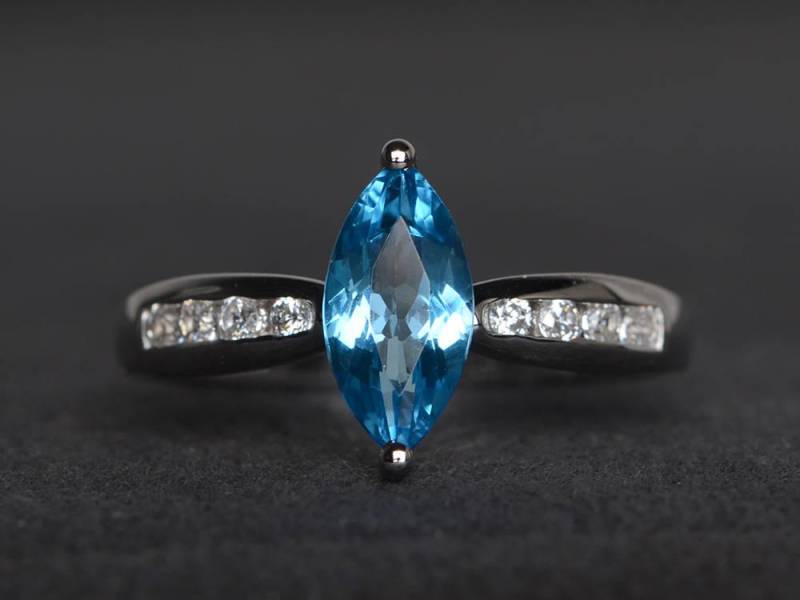 Schweizer Blautopasring Marquiseschliffring Blauer Edelsteinring Verlobungsring 925Er Silberring von XiaoCuiJewelry