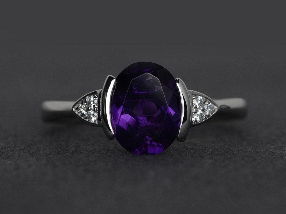 Silber Amethyst Ring Ovalschliff Lünette Hochzeit Verlobungsringe Lila Edelstein Ringe Februar Geburtsstein von XiaoCuiJewelry