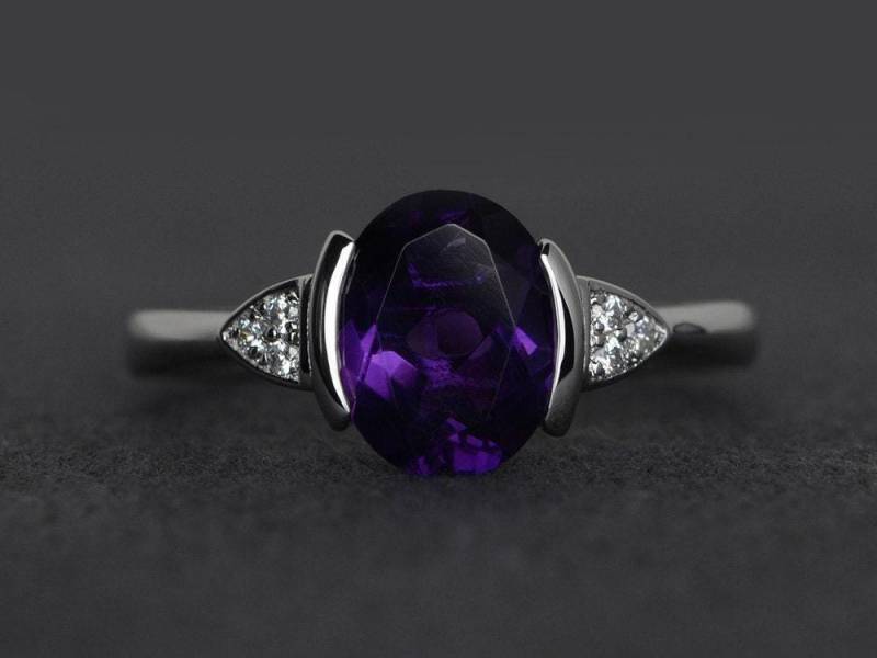 Silber Amethyst Ring Ovalschliff Lünette Hochzeit Verlobungsringe Lila Edelstein Ringe Februar Geburtsstein von XiaoCuiJewelry
