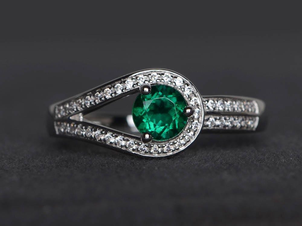 Smaragd Ring Mai Geburtsstein Runden Geschnittenen Grünen Edelstein Sterlingsilberring von XiaoCuiJewelry