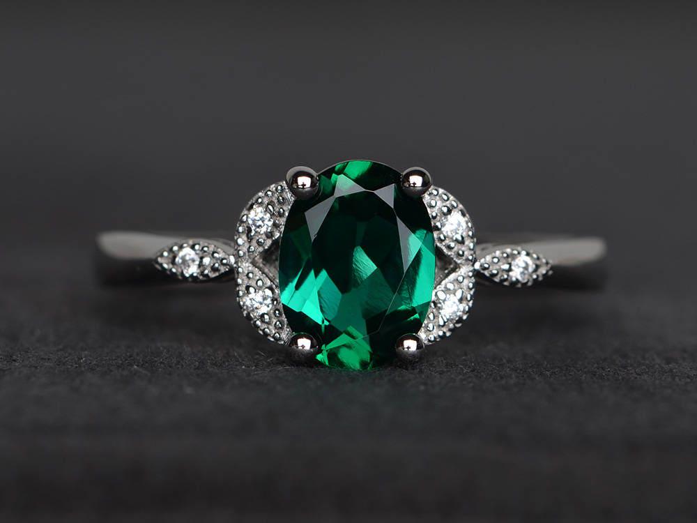 Smaragdring Verlobungsring Mai Geburtssteinring Sterlingsilberring Ovalschliff Edelsteine Grüner Edelstein von XiaoCuiJewelry