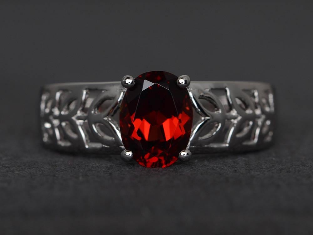 Solitär Ring Natürliche Granat Ehering Ovalschliff Roten Edelstein Sterling Silber Januar Geburtsstein von XiaoCuiJewelry