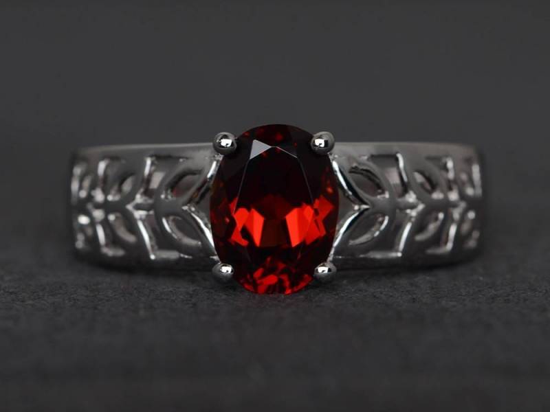 Solitär Ring Natürliche Granat Ehering Ovalschliff Roten Edelstein Sterling Silber Januar Geburtsstein von XiaoCuiJewelry