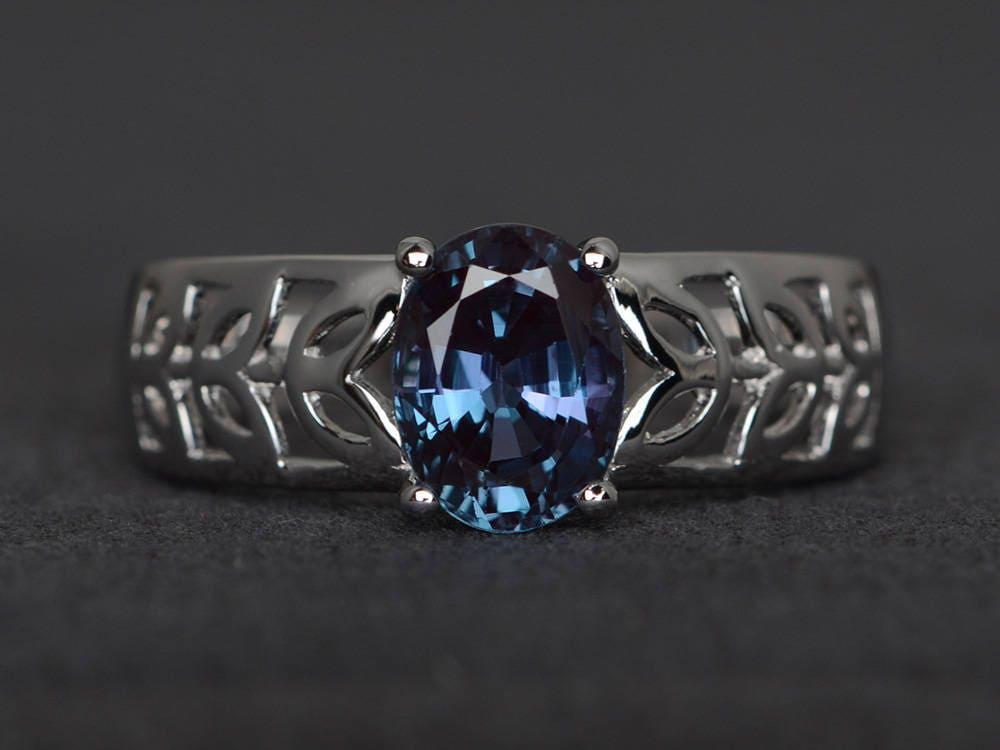 Solitärring Jahrestagsring Labrador Alexandrit Sterlingsilberring Ovalschliff Juni Geburtsstein Ring Farbwechsel Edelstein von XiaoCuiJewelry