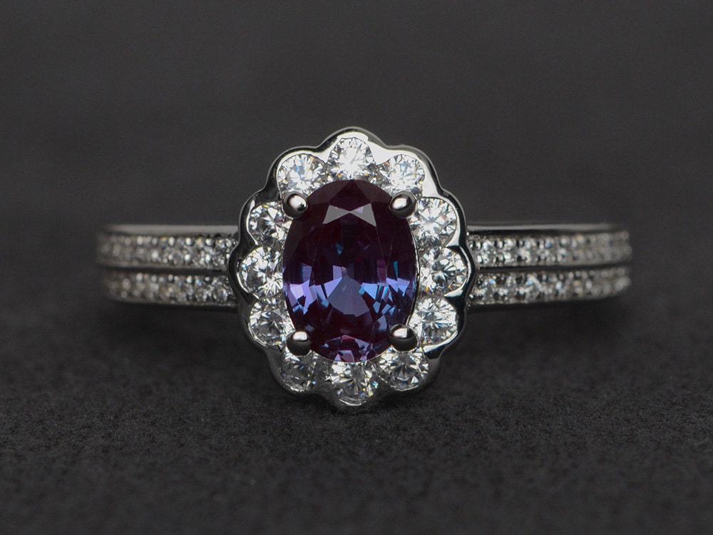 Versprechen Ring Alexandrit Oval Geschnitten Verlobungsring Blauer Edelstein Juni Geburtsstein von XiaoCuiJewelry