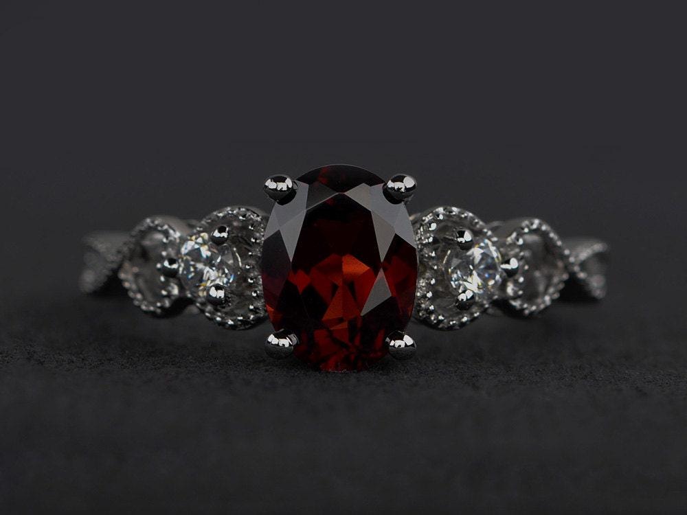 Vintage Natürlichen Granat Versprechen Ring Oval Geschnitten Twist Band Massivem Silberring Januar Geburtsstein von XiaoCuiJewelry