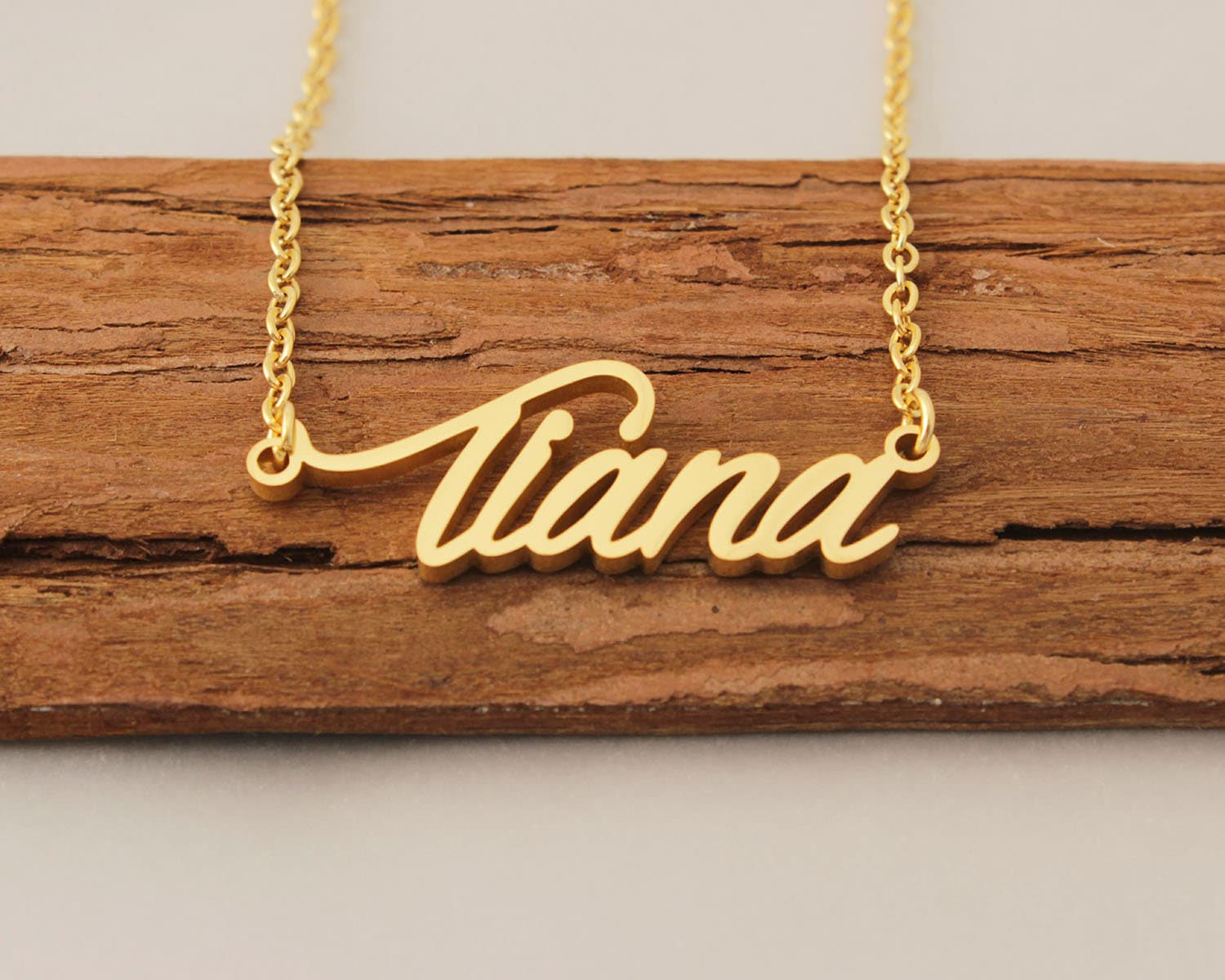 Namenskette, Initiale Halskette, Personalisierter Namensschmuck, Personalisierte Namenskette Mädchen Weihnachtsgeschenk Für Tiana von Xiaohand
