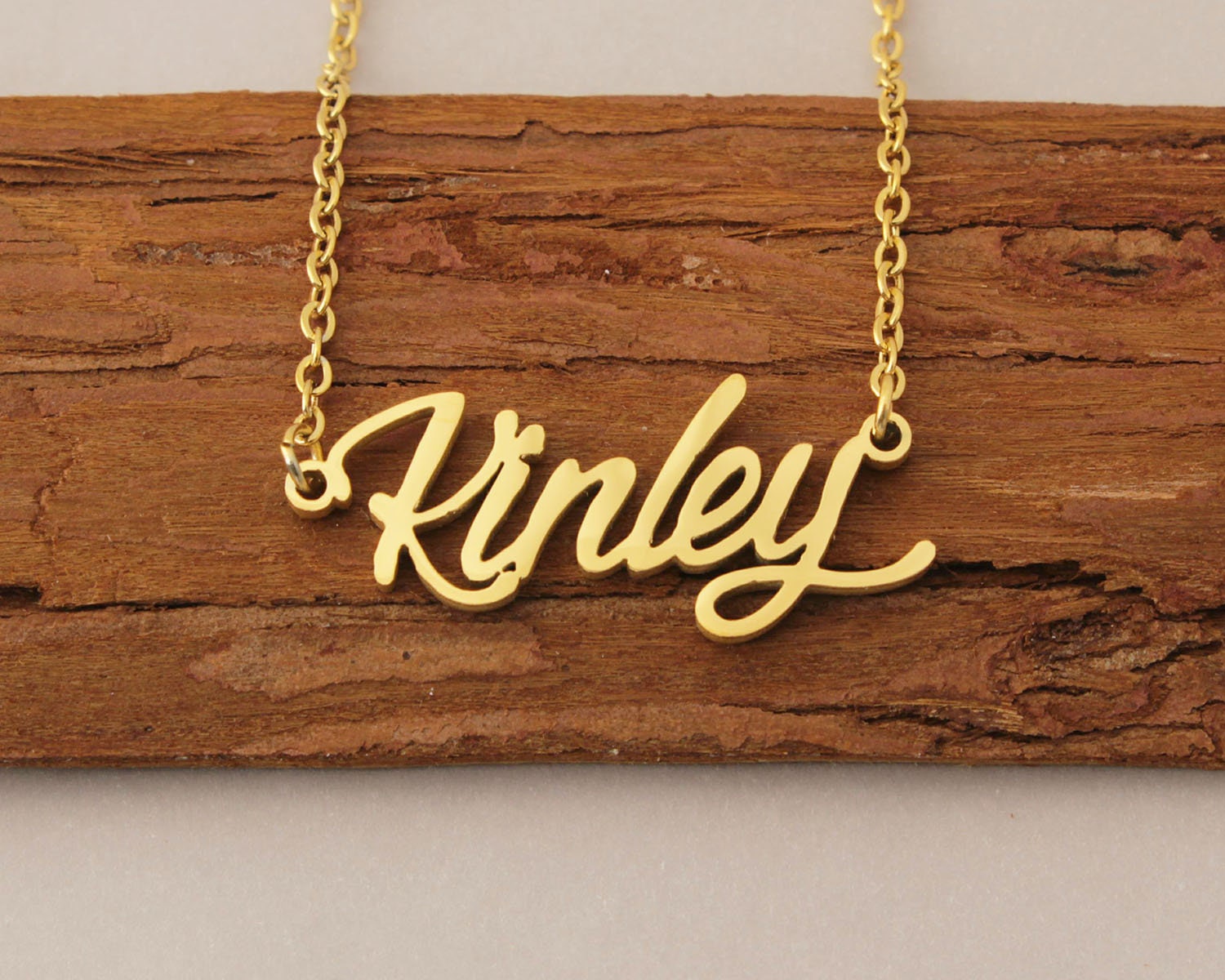 Namenskette, Personalisierte Zierliche Goldene Namenskette Für Mädchen, Namensanhänger, Weihnachtsgeschenk Halskette Kinley von Xiaohand