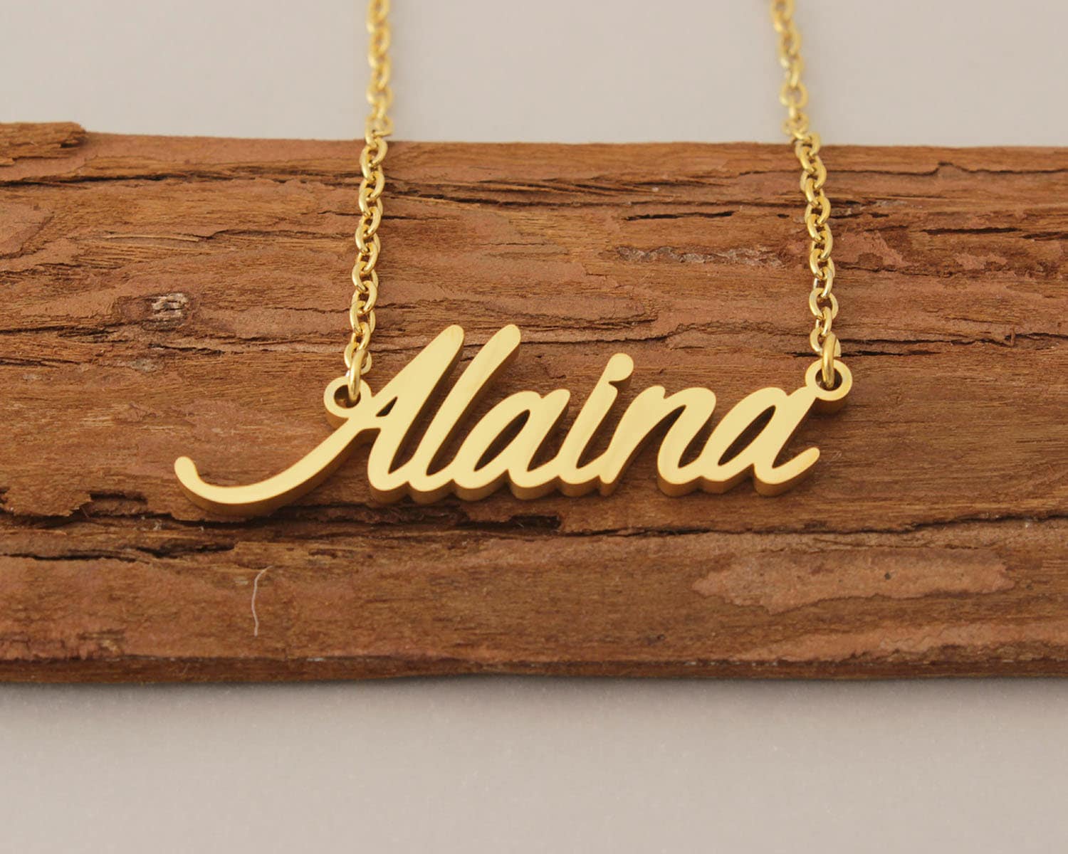 Namenskette, Personalisierte Zierliche Halskette, Kinder Namen Kleine Halskette Vergoldet Geburtstag Geschenk Für Alaina von Xiaohand