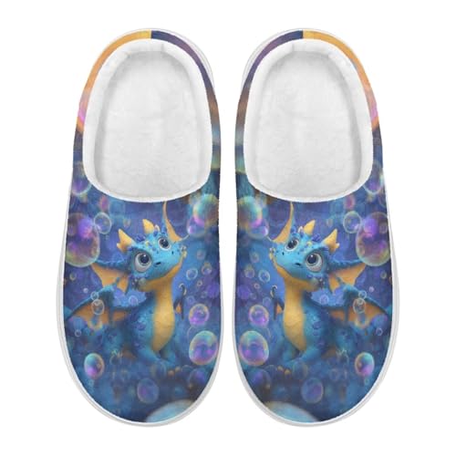 Xoenoiee Hausschuhe für Damen und Herren, bequem, flauschiges Futter, rutschfest, für drinnen und draußen, Niedliche Drachenblasen, 1/2 UK Men/ 3/4 UK Women Xoenoiee Hausschuhe für Damen und Herren, bequem, flauschiges Futter, rutschfest, für drinnen und draußen, Niedliche Drachenblasen, 1/2 UK Men/ 3/4 UK Women von Xoenoiee