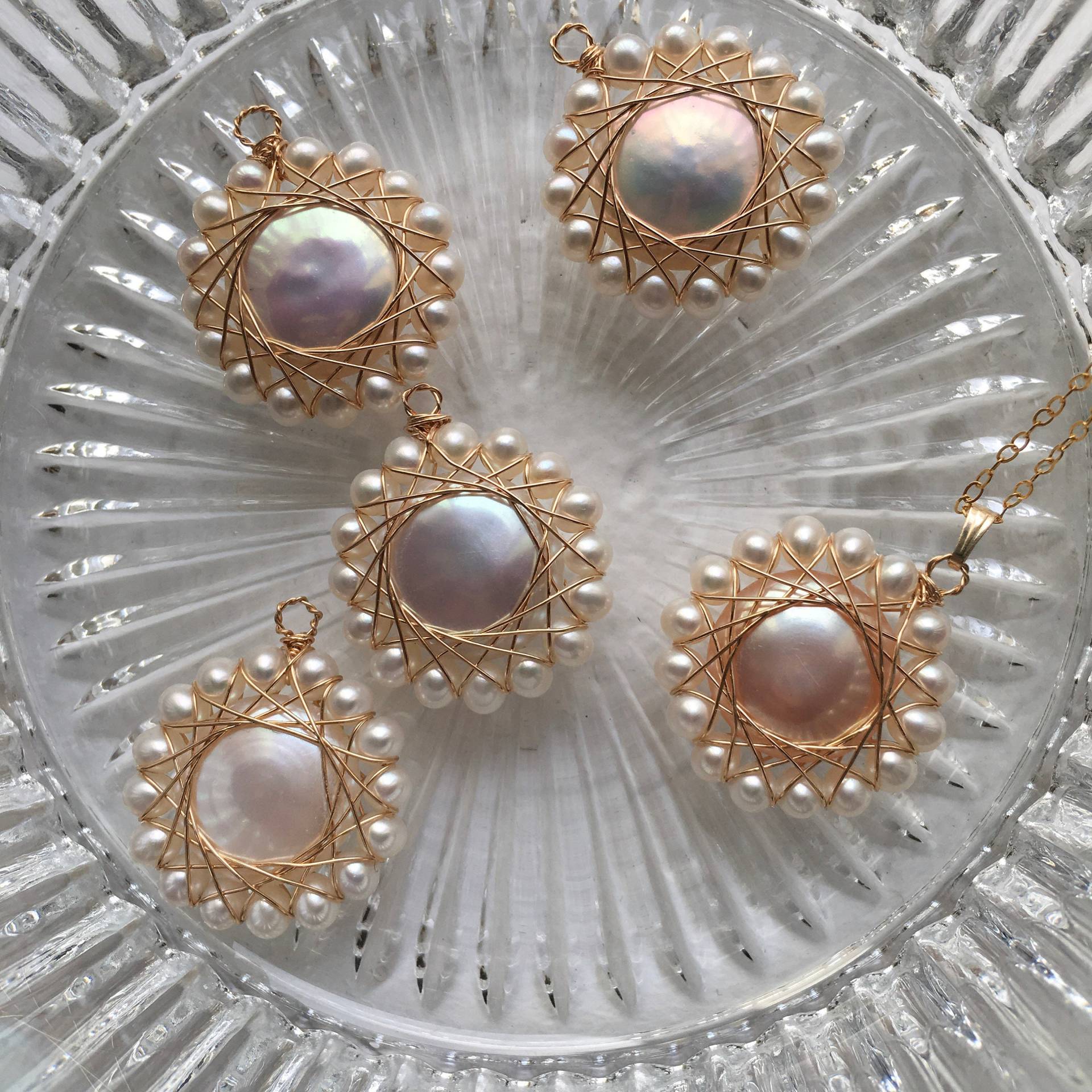 Handgemachter Süßwasserperlen Anhänger, 14K Gold Filled Draht Gewickelt Münzperlenkette, Solitärperlen Anhängerhalskette von XpearlJAL