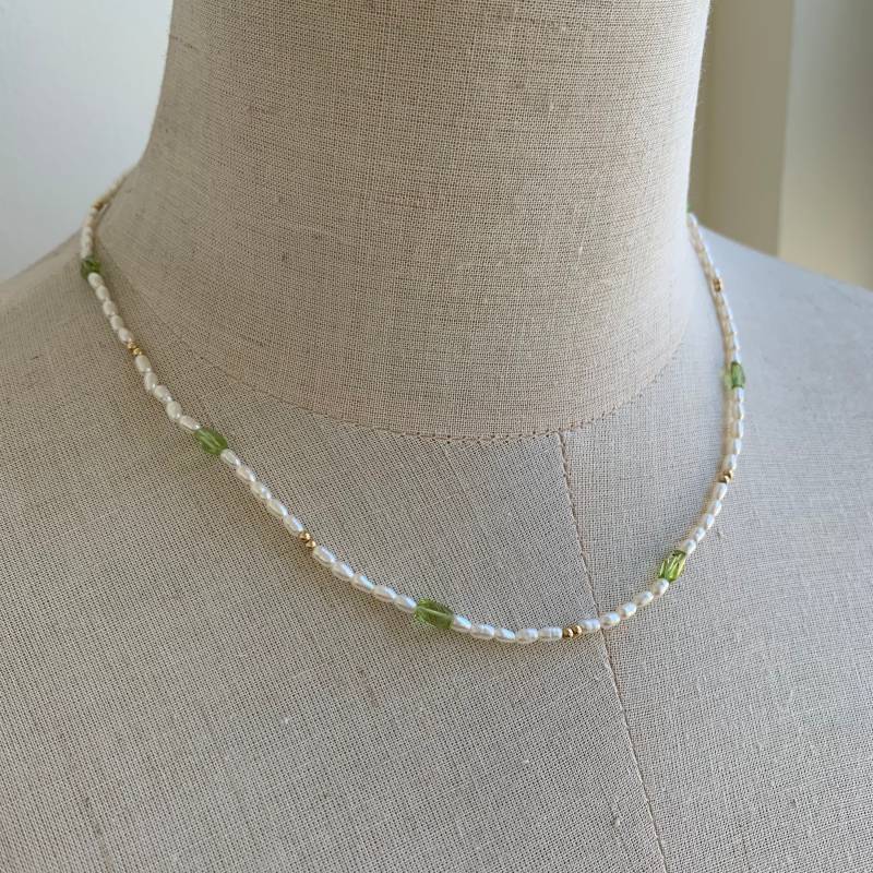 Peridot Und Perlen Kette, Olivgrün Peridot Grüner Edelstein, Dünne 14K Gold Gefüllte Kette von XpearlJAL
