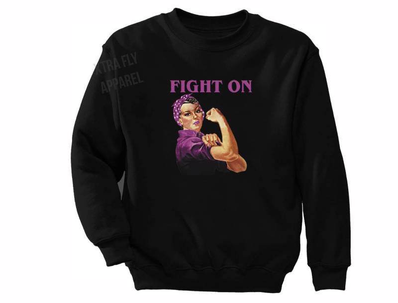 Brustkrebs Bewusstseinsband Sweatshirt, Kampf Auf Frauen Crew Neck Sweatshirts, Kampf, Krebs Monat Geschenke von XtraFlyApparel