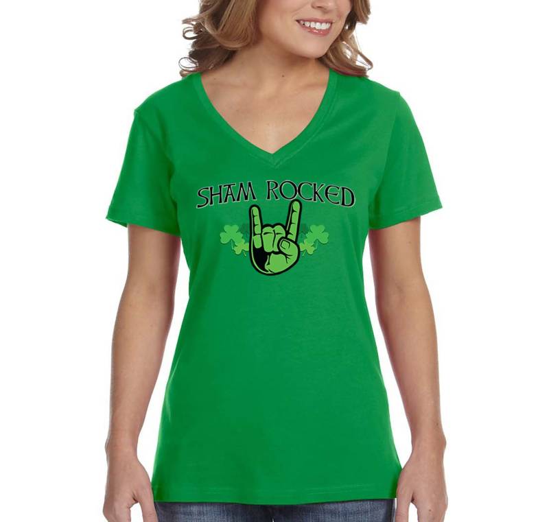 Damen Kleeblatt Rocked Shamrock Teufel Hände Hörner Bier Whisky Party Klee Shenanigans Irish St. Patrick Es Day V-Neck T-Shirt von XtraFlyApparel