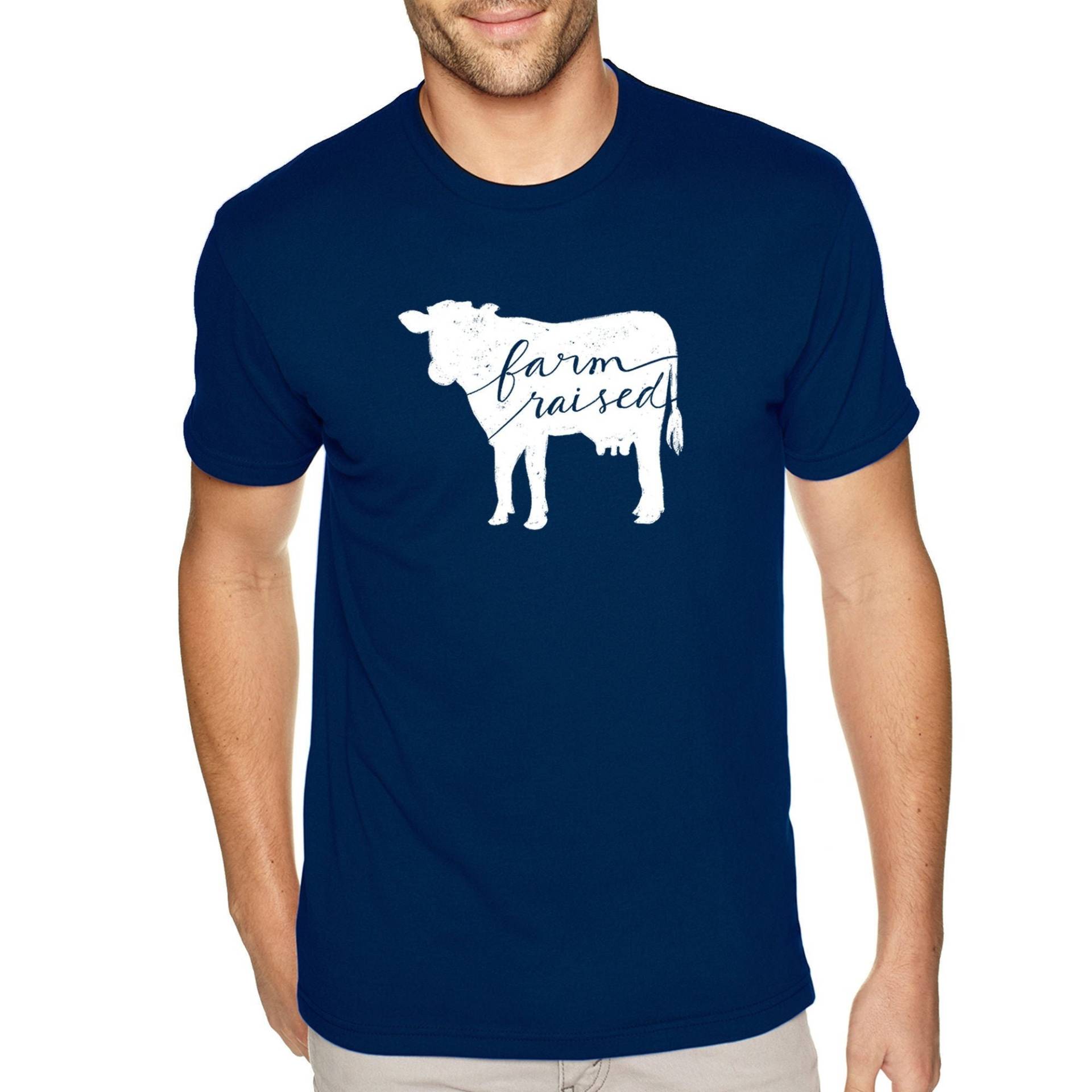 Herren Farm Erhöhte Kuh T-Shirt, Farmer Rodeo Cowgirl Cowboy Shirt, Bauernhaus Wild Bull Scheune Western Tier von XtraFlyApparel