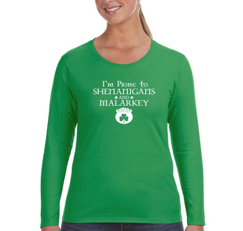 Kostenloser Versand Damen Magisch Lecker St. Patrick Es Leprechaun Glücksbringer Lustige Party Irish Shamrock Kleeblatt Gold Langarm T-Shirt von XtraFlyApparel