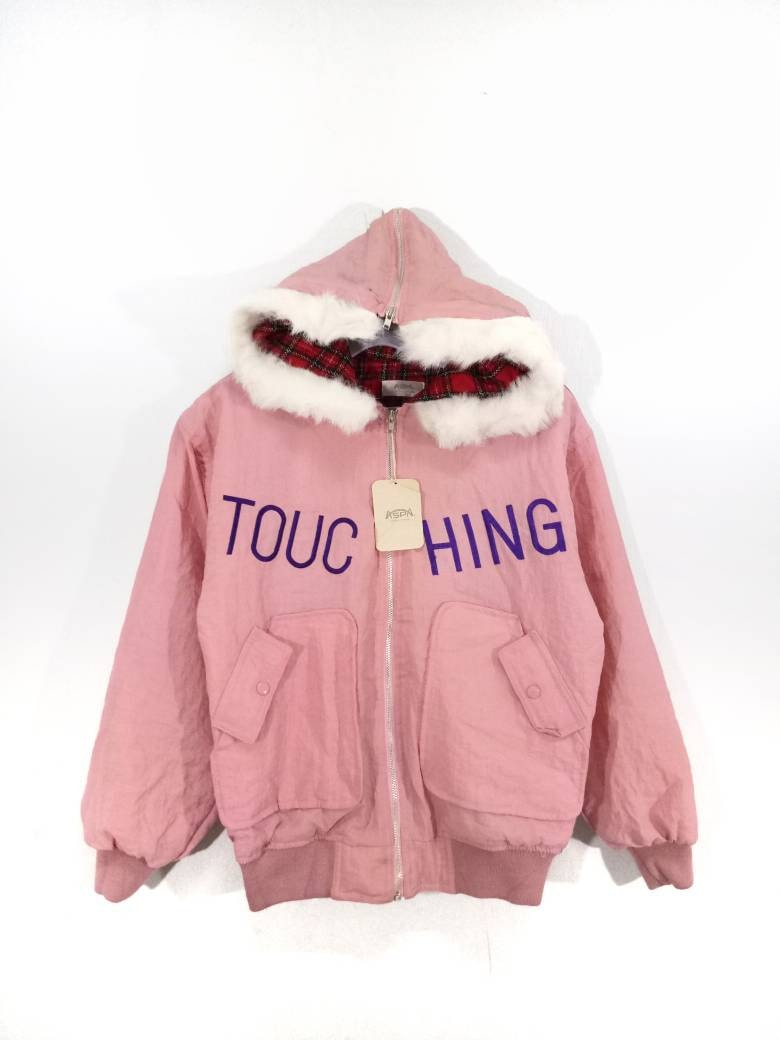 Deadstock Vintage Aspa Berührenstickerei Spellout Jacke Hoodie Farbe Rosa Deadstock Vintage Aspa Berührenstickerei Spellout Jacke Hoodie Farbe Rosa von XtraTopStore
