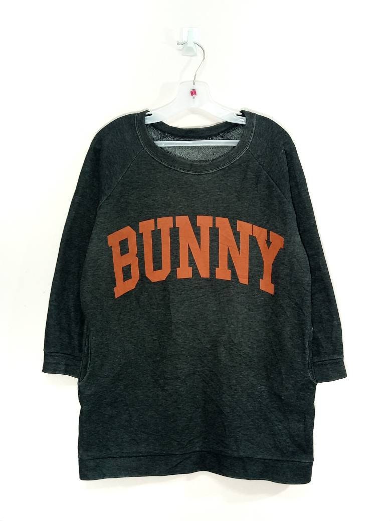Vintage Bunny Spellout Sweatshirt Vintage Bunny Spellout Sweatshirt von XtraTopStore