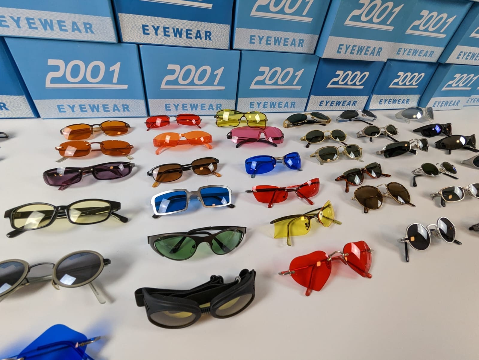 Wholesale Y2K Vintage Sunglasses Mix/Bundle Bulk Wholesale Y2K Vintage Sunglasses Mix/Bundle Bulk von Y2kGlasses