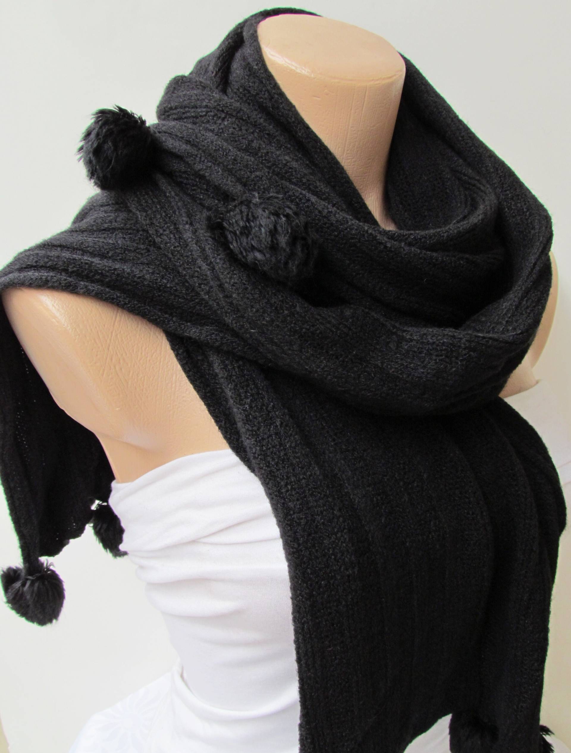 Schwarzer Strickschal - Schal Wintermode Rüschenschal Infinty Halswärmer von YADISHACCESSORIES