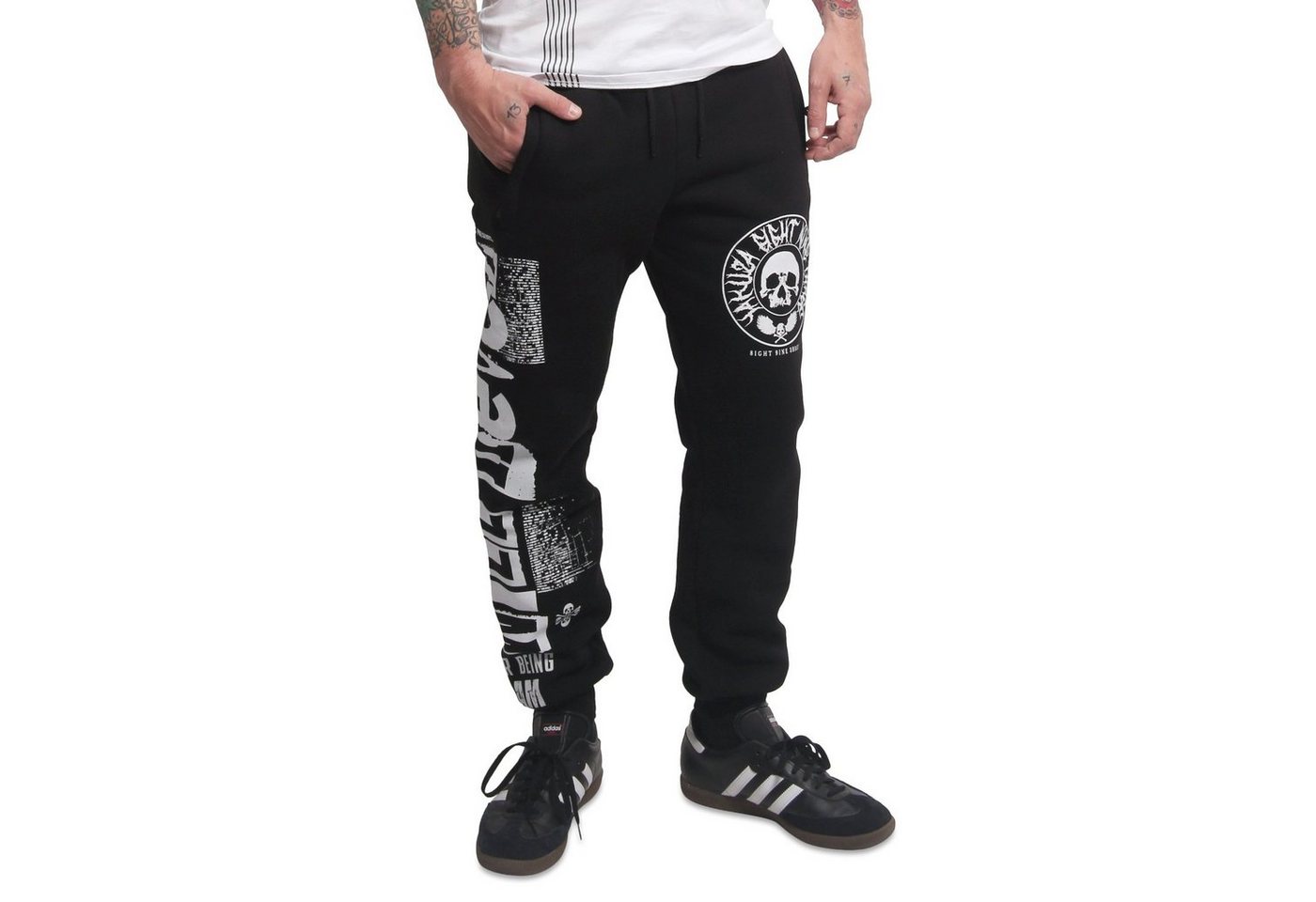 YAKUZA Jogginghose Apologise mit silbernen Metallic-Print von YAKUZA