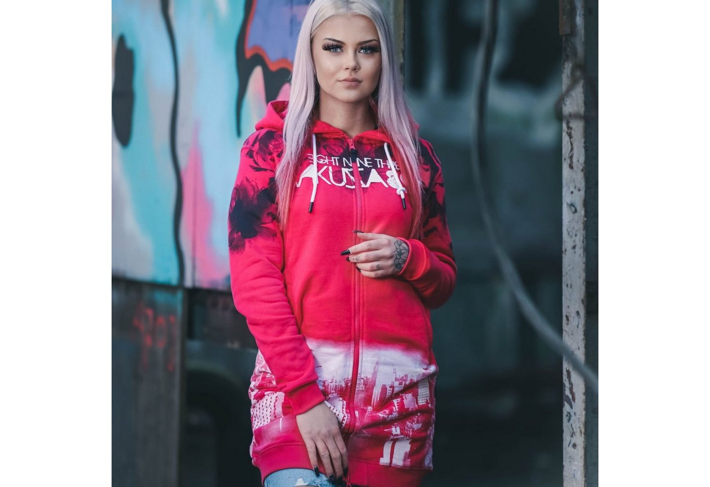 YAKUZA Kapuzensweatjacke Rose City mit lässigen, langen Schnitt von YAKUZA