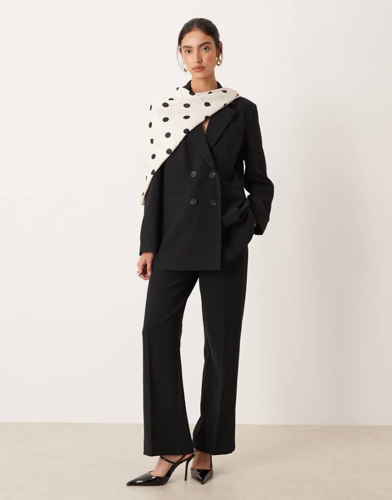 Y. A.S - Elegante, weit geschnittene Hose in Schwarz, Kombiteil von YAS