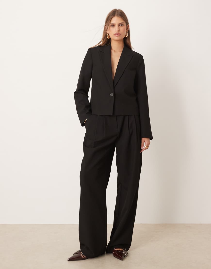YAS - Elegante Hose in Schwarz mit hohem Bund, Kombiteil von YAS