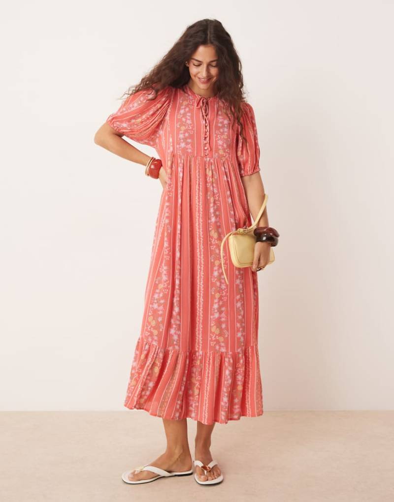 YAS - Festival - Maxikleid im Boho-Stil in Koralle mit Puffärmeln, Knopfleiste und floralem Streifenmuster-Bunt von YAS