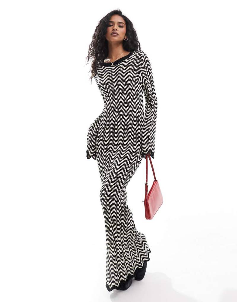 YAS - Gestreiftes Maxi-Strickkleid in Schwarz-Weiß mit Kräuselsaum von YAS
