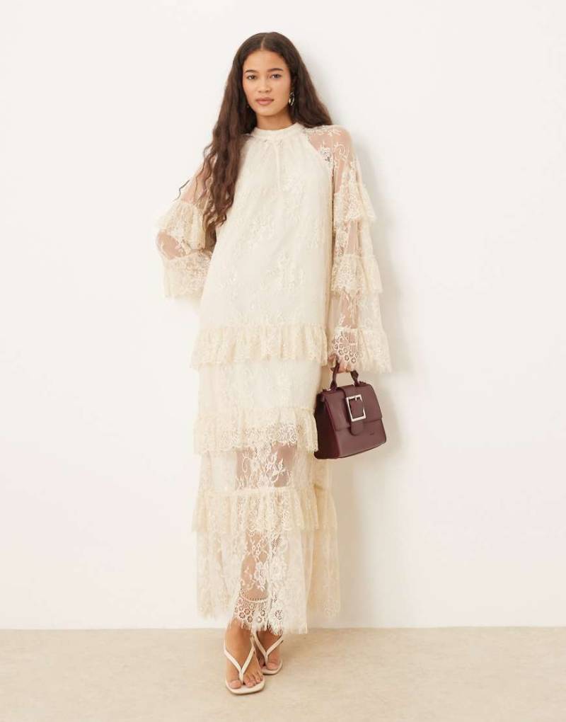YAS - Gestuftes Maxikleid aus transparenter Spitze in Creme-Weiß von YAS