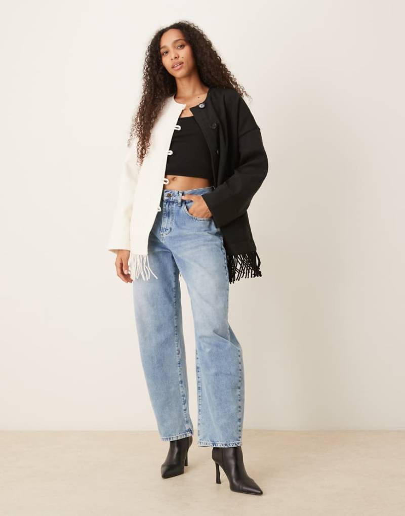 YAS - Jacke mit Fransen und Kontrast in Schwarz und Creme von YAS