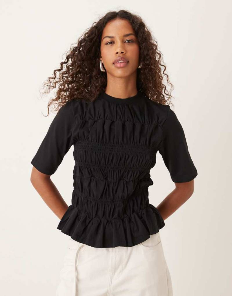 YAS - Jersey-Oberteil in Schwarz mit Raffung vorne von YAS