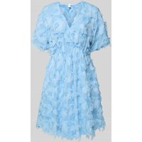 YAS Knielanges Cocktailkleid mit V-Ausschnitt Modell 'PAZYLLA' in Hellblau, Größe 38 von YAS