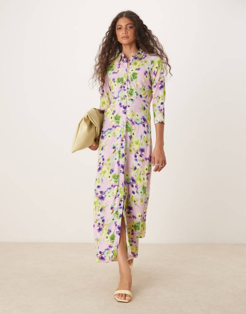YAS - Maxi-Hemdblusenkleid in blassem Flieder mit übergroßem Blumenmuster-Bunt von YAS