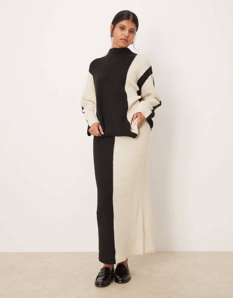 YAS - Maxi-Strickrock in Schwarz und Cremeweiß mit Kontrastdesign, Kombiteil von YAS