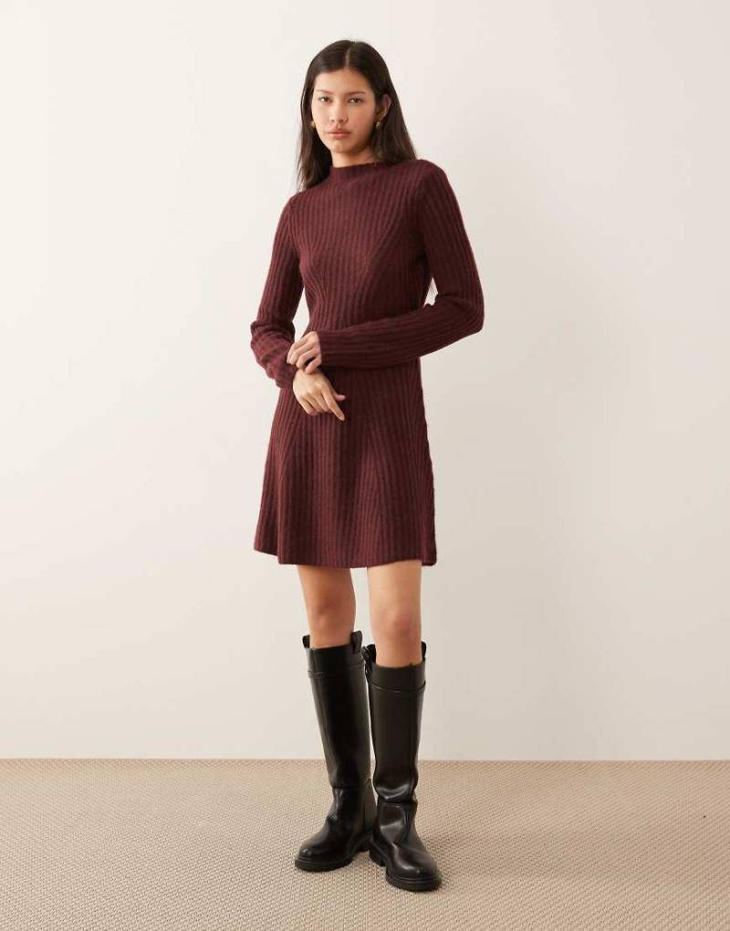 YAS - Mini-Strickkleid in Burgunderrot mit formgebender Rippenstruktur von YAS