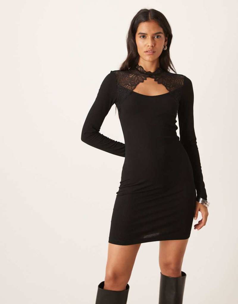 YAS - Minikleid in Schwarz mit Spitzendetail von YAS