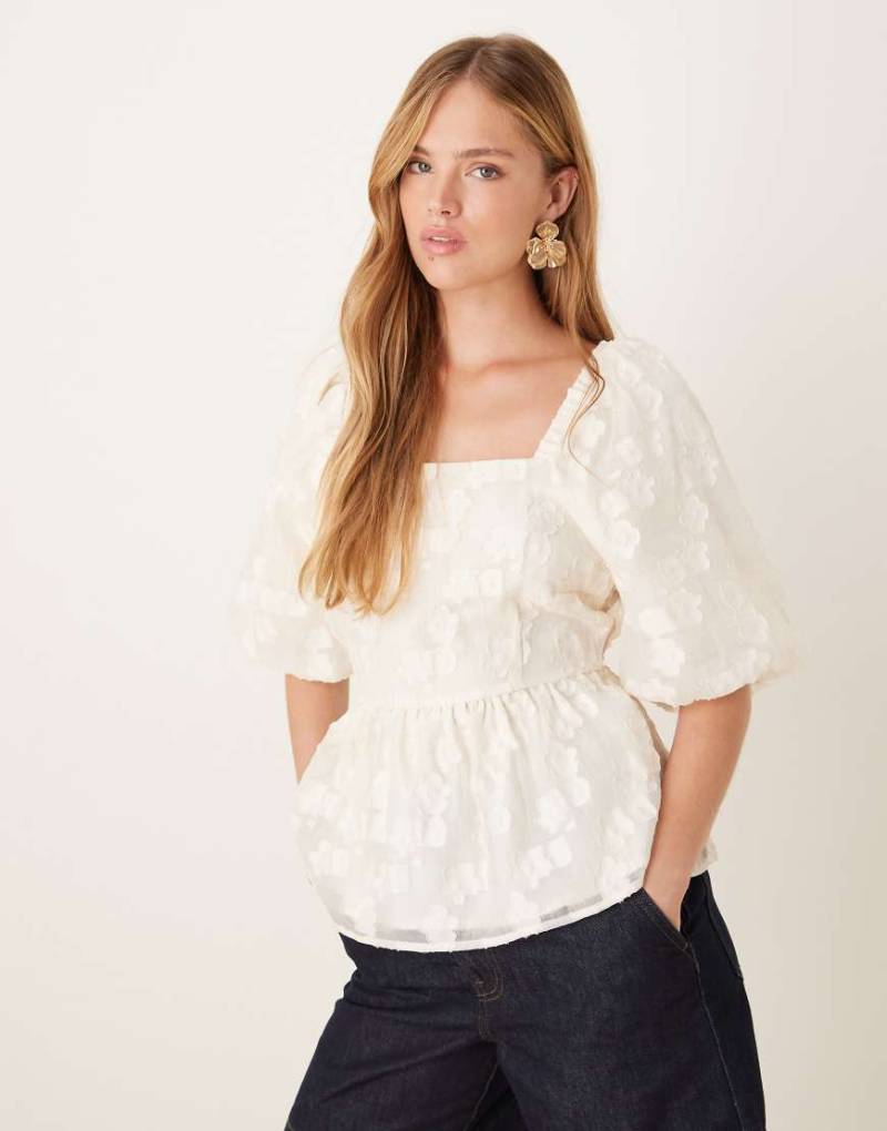 YAS - Oberteil aus Jacquard-Webstoff in Creme mit Puffärmeln-Weiß von YAS