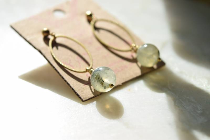 Los Rios M20 Handfertige Ohrringe Mit Prehnit-steine von YATORA