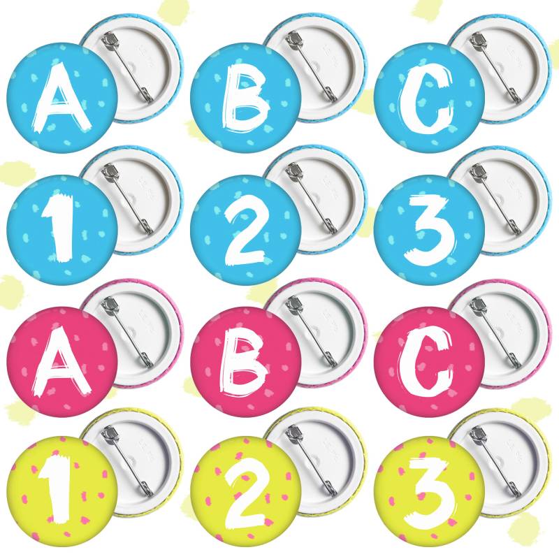 Buchstaben Und Zahlen-Anstecker. Wählen Sie Ihre Auswahl Der Buchstaben, Um Lieblings Wort Buchstaben Und Zahlen-Anstecker. Wählen Sie Ihre Auswahl Der Buchstaben, Um Lieblings Wort von YAYstudio