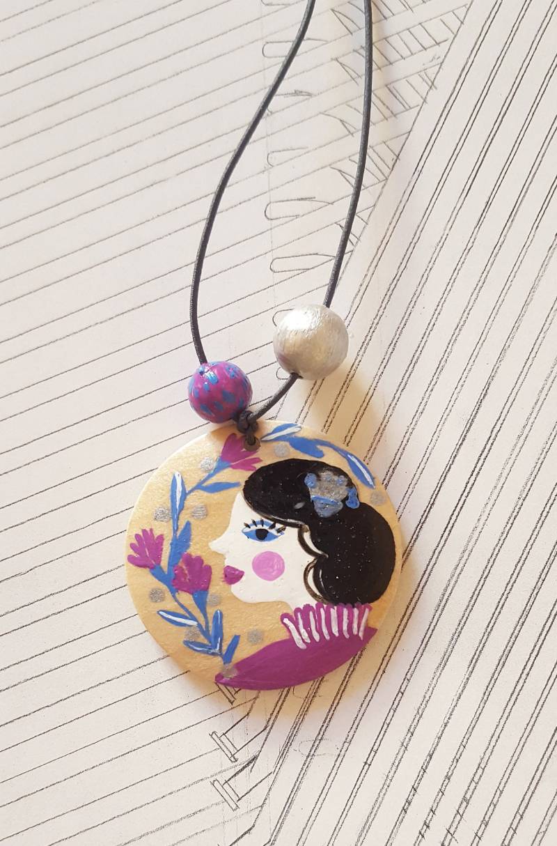Holzpendant "Jane Eyre" Holzpendant "Jane Eyre" von YELKAsapin