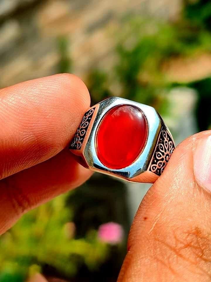 Sehr Natürlicher Roter Achat | Surkh Aqeeq Mit Wunderschöner Stickerei Aus Handgefertigtem 925 Sterling Silber Ring Für Männer & Frauen von YGemznJewelry