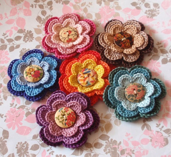 6 Häkelblumen Mit Holzknopf Yh-086-04 6 Häkelblumen Mit Holzknopf Yh-086-04 von YHcrochet