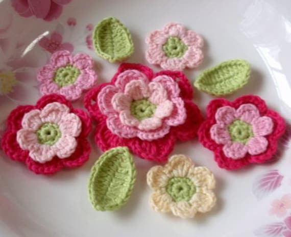 Häkelblumen Mit Blättern in Dunkelrosa, Rosa, Lt Pink, Creme, Grün Yh-003-09 Häkelblumen Mit Blättern in Dunkelrosa, Rosa, Lt Pink, Creme, Grün Yh-003-09 von YHcrochet