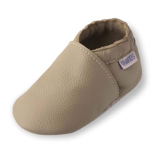YIHAKIDS Krabbelschuhe Baby Lauflernschuhe Jungen Mädchen Weicher Leder Lederschuhe mit Wildledersohlen Kleinkind Rutschfeste Babyschuhe Hausschuhe (Size M, Graubraun, 6-12 Monate, 21/22 EU) von YIHAKIDS